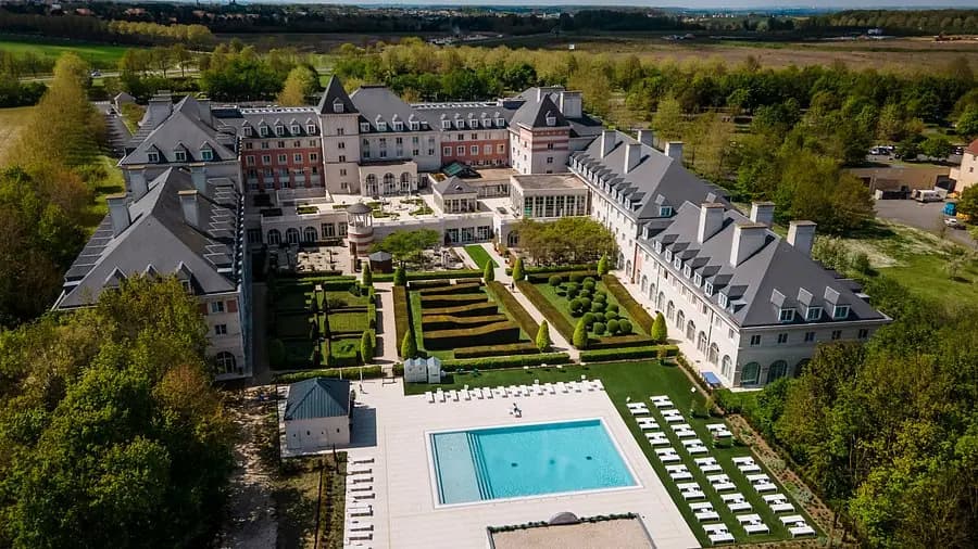 Dream Castle Hotel Airport Transfer: Complete 2026 Guide